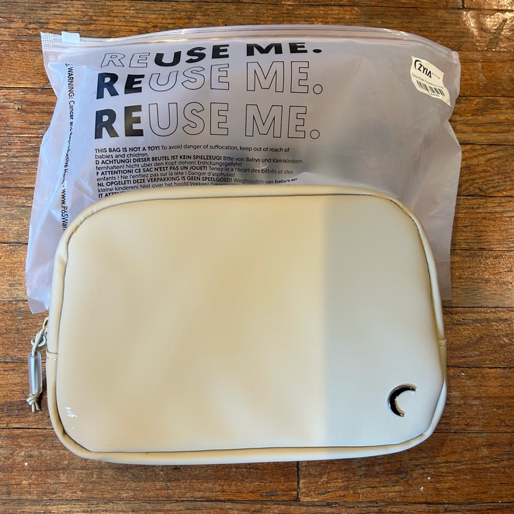 Zyia Khaki crossbody